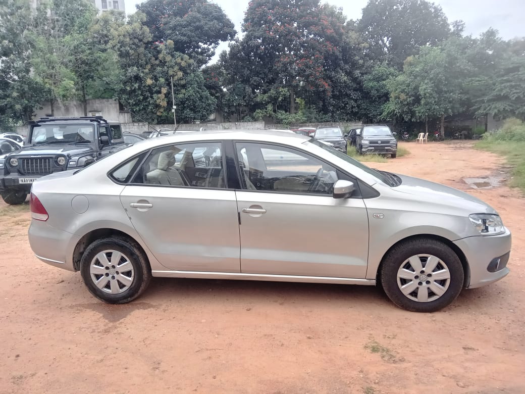 Volkswagen Vento(2010-2012) Comfortline Petrol